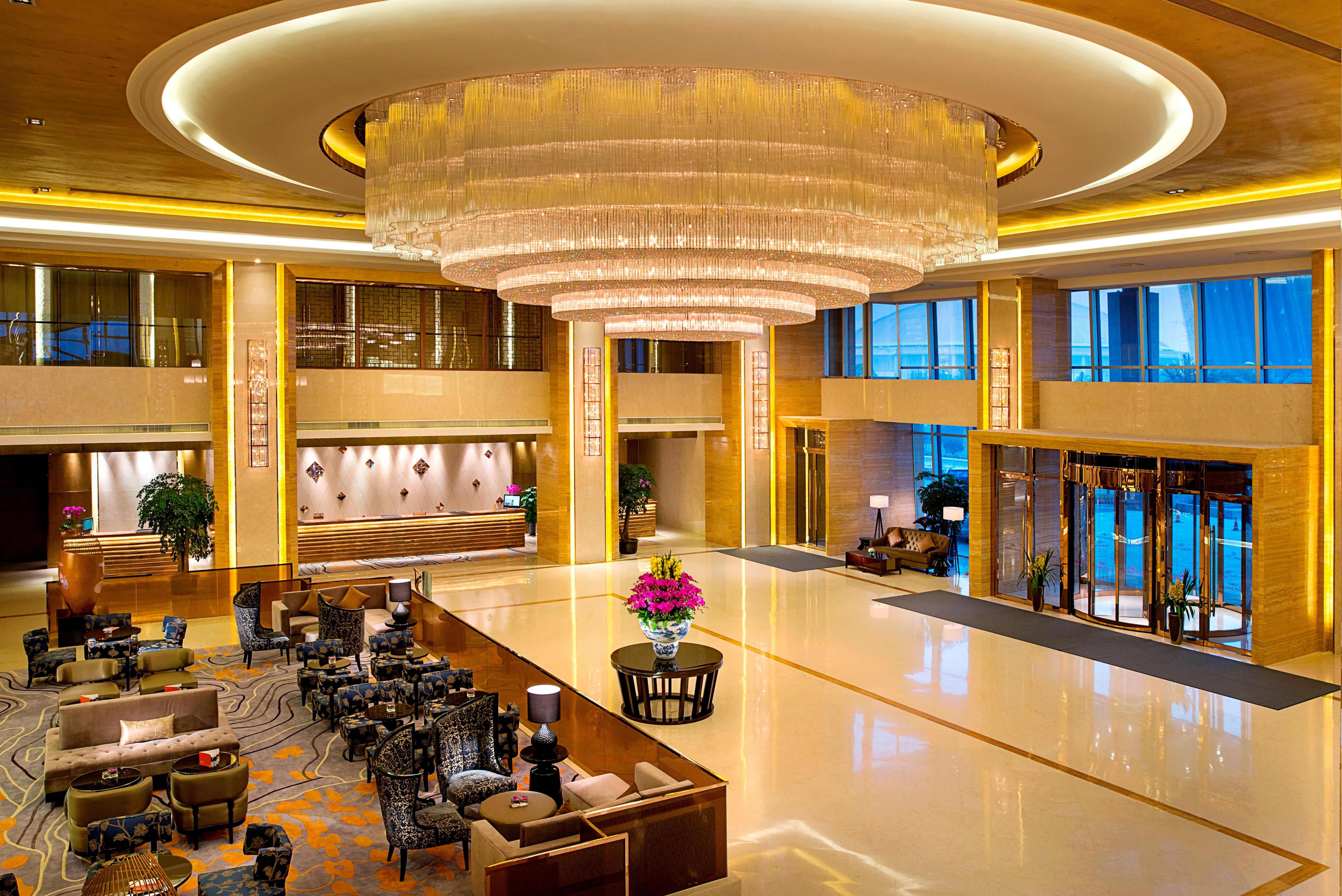 Expo Center Hotel - Free Shuttle Bus & Late Check-Out Иу Екстериор снимка