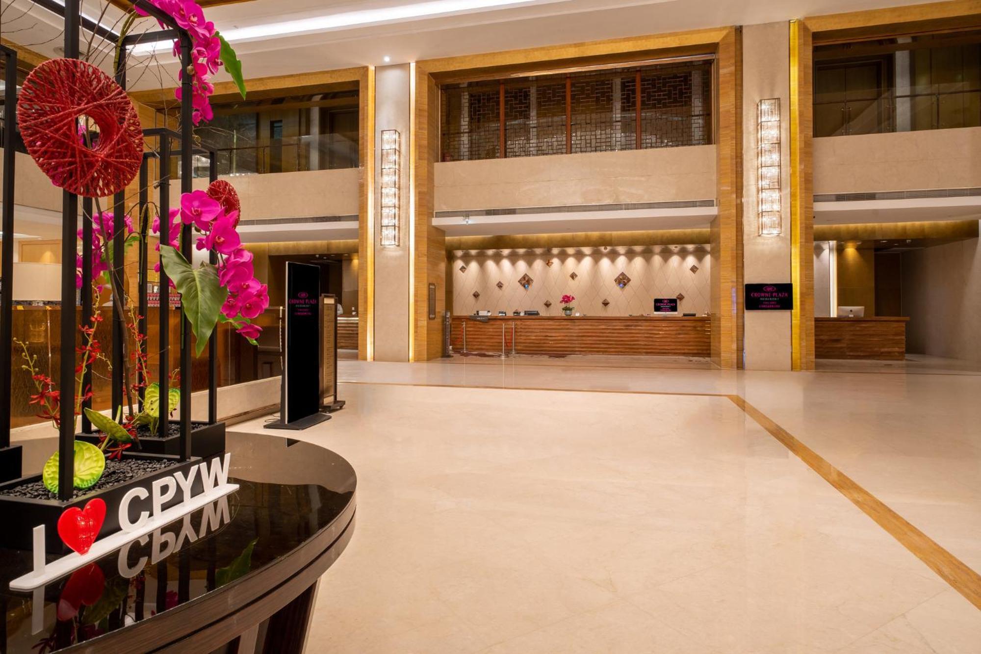 Expo Center Hotel - Free Shuttle Bus & Late Check-Out Иу Екстериор снимка