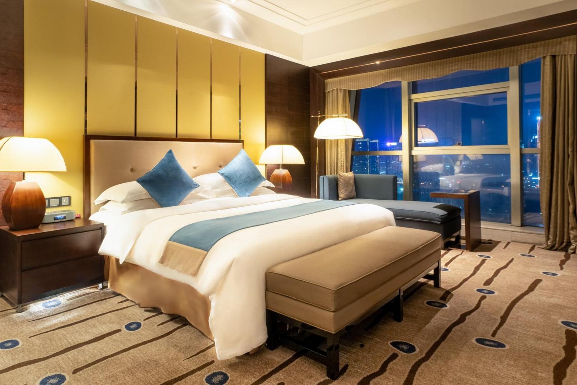 Expo Center Hotel - Free Shuttle Bus & Late Check-Out Иу Екстериор снимка